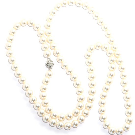 Pearl necklace made with Swarovski Elements Pearls